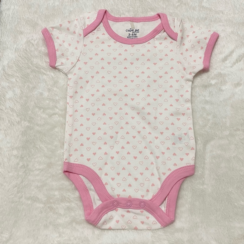 🎀 3-6 months baby girl bodysuit onesies heart pattern 🎀 baby girl clothes pink